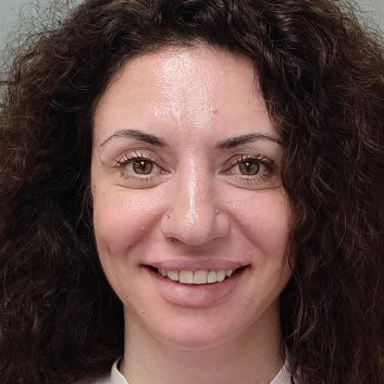 Случай 9, до лечения элайнерами: отсутствующие боковые резцы